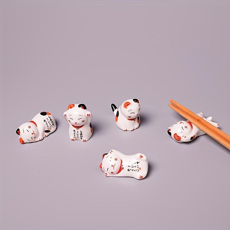 

5pcs Set of Creative Ceramic Japanese Chopstick Holder Bone Porcelain Cat Chopstick Holder Lucky Cat Ceramic Chopstick Holder 5PC Set
