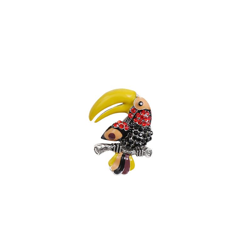 SKEDS Small Size Women Girls Cute Butterfly Owl Crystal Jewelry Brooch Retro Casual Sweater Dress Brooches Animal Badges Corsage