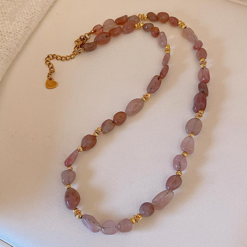 

New Chinese Special-Shaped Strawberry Crystal Beaded Necklace Light Luxury Niche Exquisite Collarbone Chain Temperament Natural Stone Neck Chain