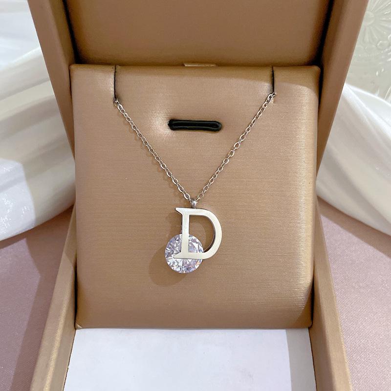 Fashion Retro Women's Necklace Temperament Micro Diamond Necklace Exquisite Collar Chain Accessories
