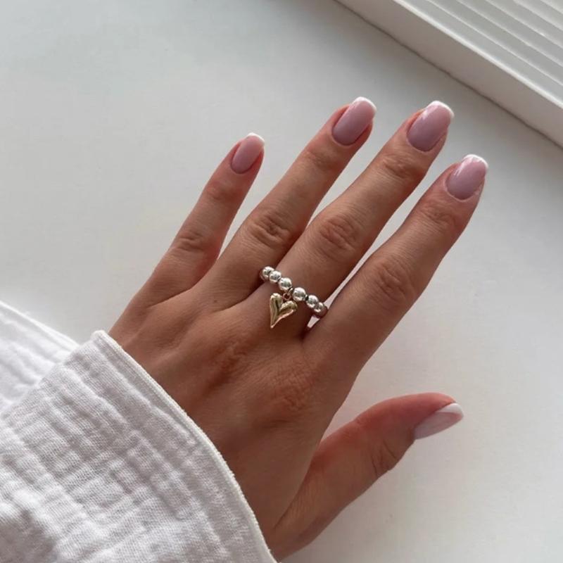 Fashionable Geometric Heart Pendant Ring Stainless Steel Elastic Rope Round Bead Jewelry for Parties and Everyday Wear