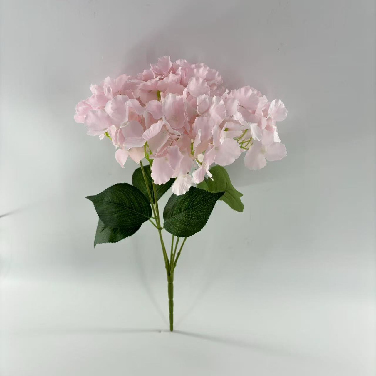 

Имитация цветов пять букетов гортензии шелковые цветы украшение свадебного зала дорожный путеводитель фон настенная композиция реквизит цветочная композиция pale pinkish gray