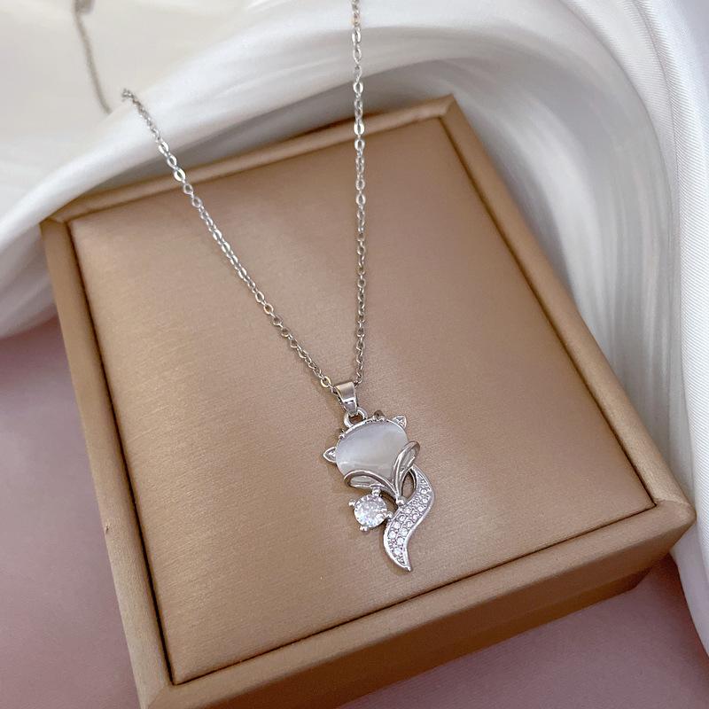 Light Luxury Micro-Inlaid Real Gold Fox Opal Necklace Women'S New Collarbone Chain Light Luxury Niche Design Sense