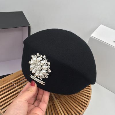 Cappello Morbido versione giapponese coreana dell'autunno e dell'inverno berretto di lana nera cappello da pittore perla diamante brillante cappello da hostess femminile