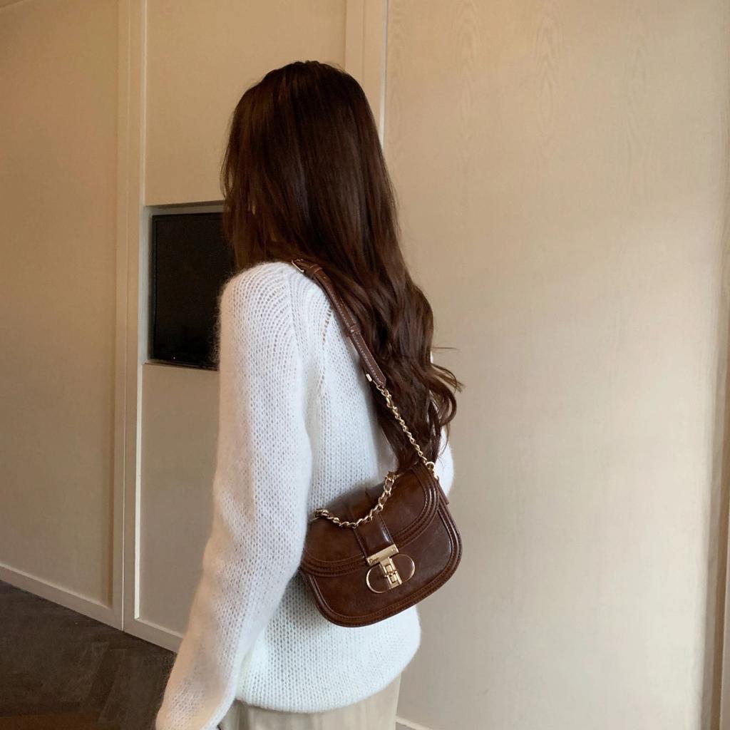 Fashion Dick Lounge Saddle Bag Crossbody Bag Commuter Bag Women's Chain Shoulder Bag