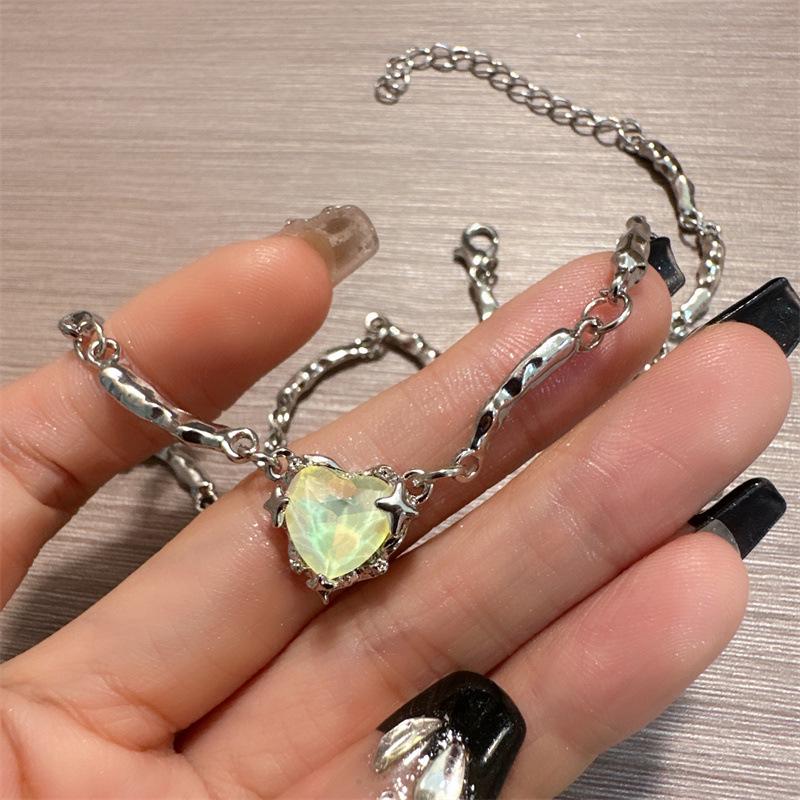 Colorful Crystal Heart Clavicle Necklace - Sweet & Cool Style for Women