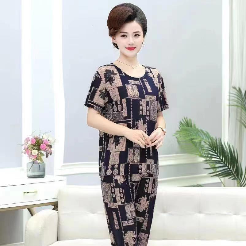Summer Ice Silk Casual Suit for Elderly Women: Short Sleeve Fashion Outfit for Mothers and Grandmothers