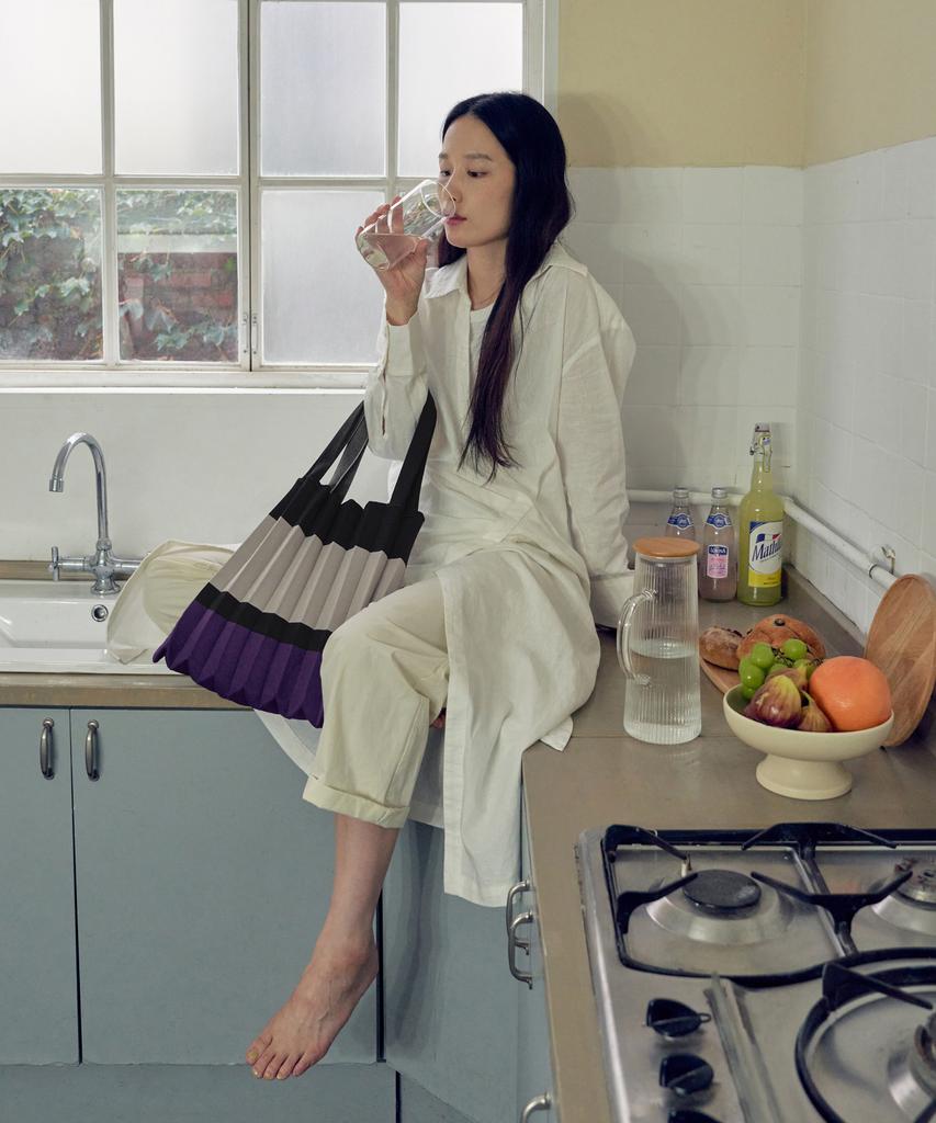Pleatsmama Shoulder Bag Purple Black