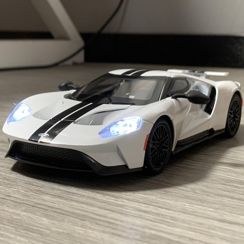 1:24 Ford GT Supercar Diecast Alloy Pull Back Model Car Interior Ornaments & Car Central Control Decor Trendy Living Room Decor