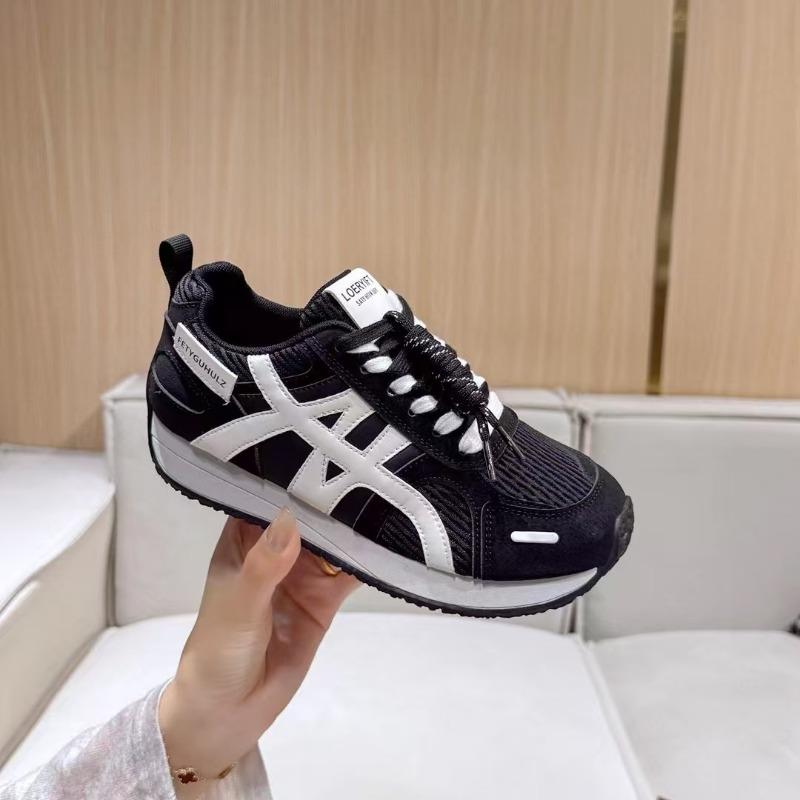 

Little white shoes women s new autumn flat baseplate shoes versatile non-slip small casual sports shoes 35 чёрный