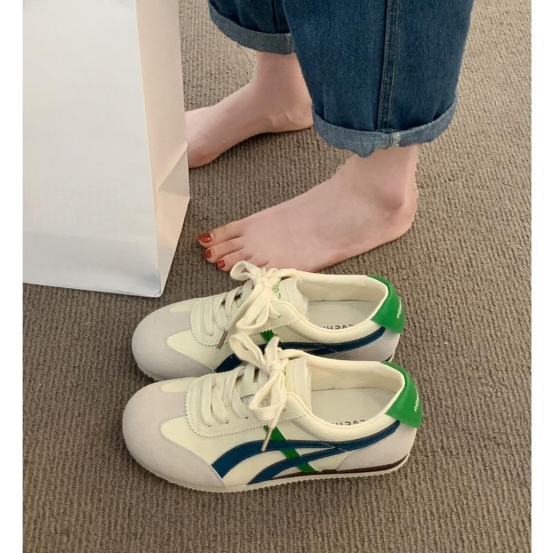 New Women's Little White Shoes Spring and Summer Flat-bottomed Versatile Sports and Leisure Board Shoes