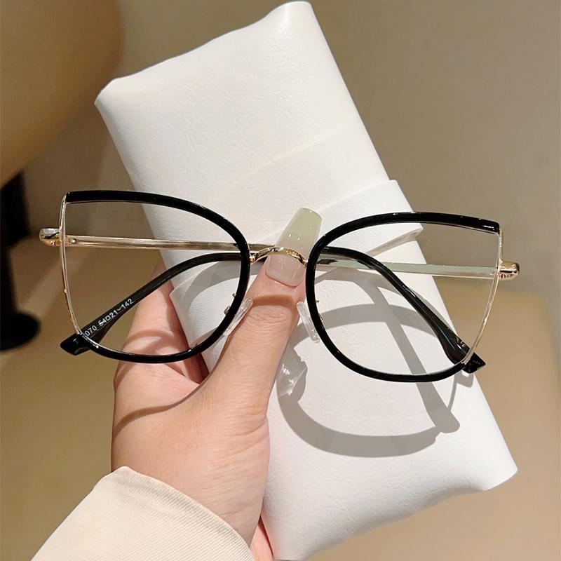 Oversized Vintage Glasses Women New Fashion Blue Light Blocking Eyewear Trendy Semi Metal Design Decorative Eyeglasses