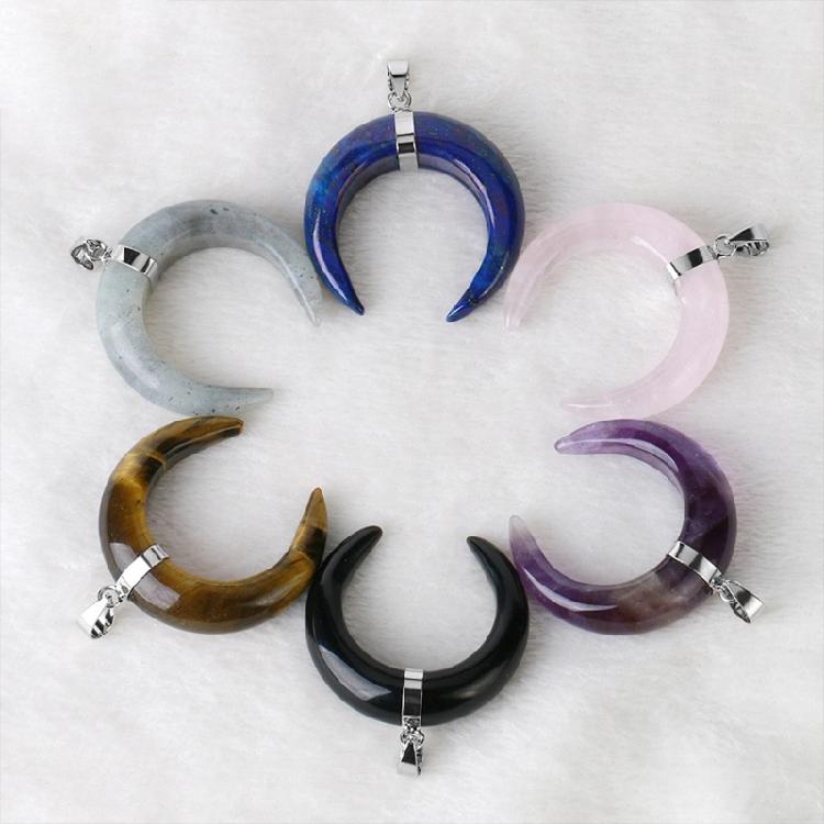 Stylish Crescents Moon Pendant Necklace Elegant Natural Stone Half Moon Necklace Unique Neckchain Charm for Daily Wear