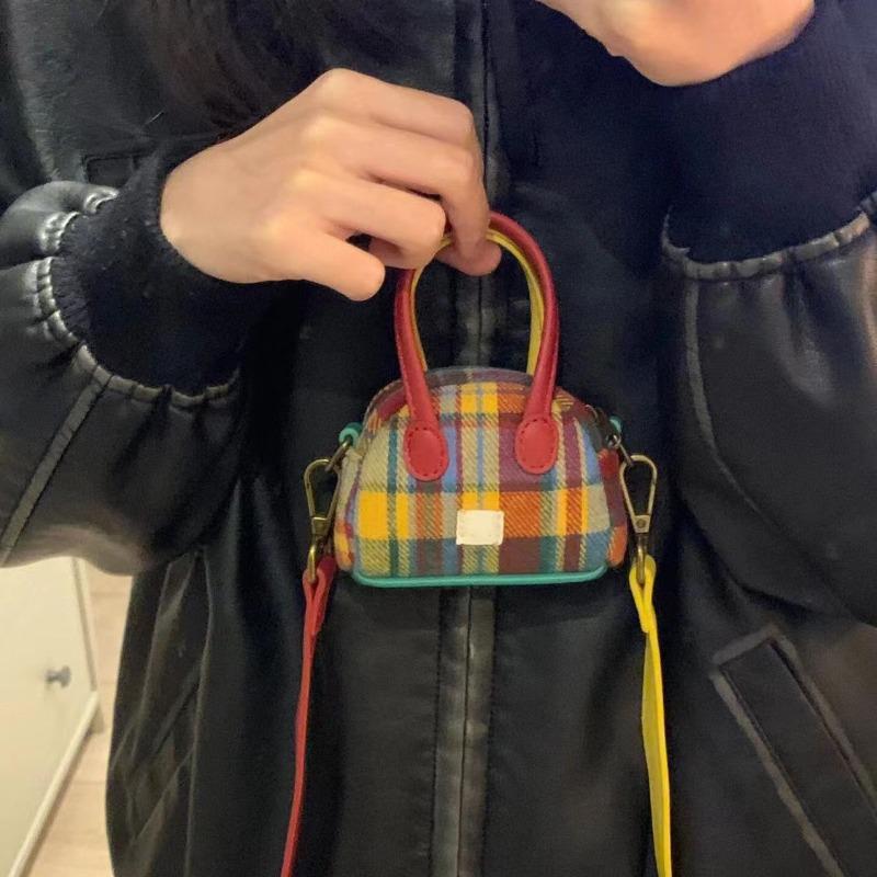 Original design retro messenger bag plaid portable earphone bag mother and child bag, spring Maillard style woman