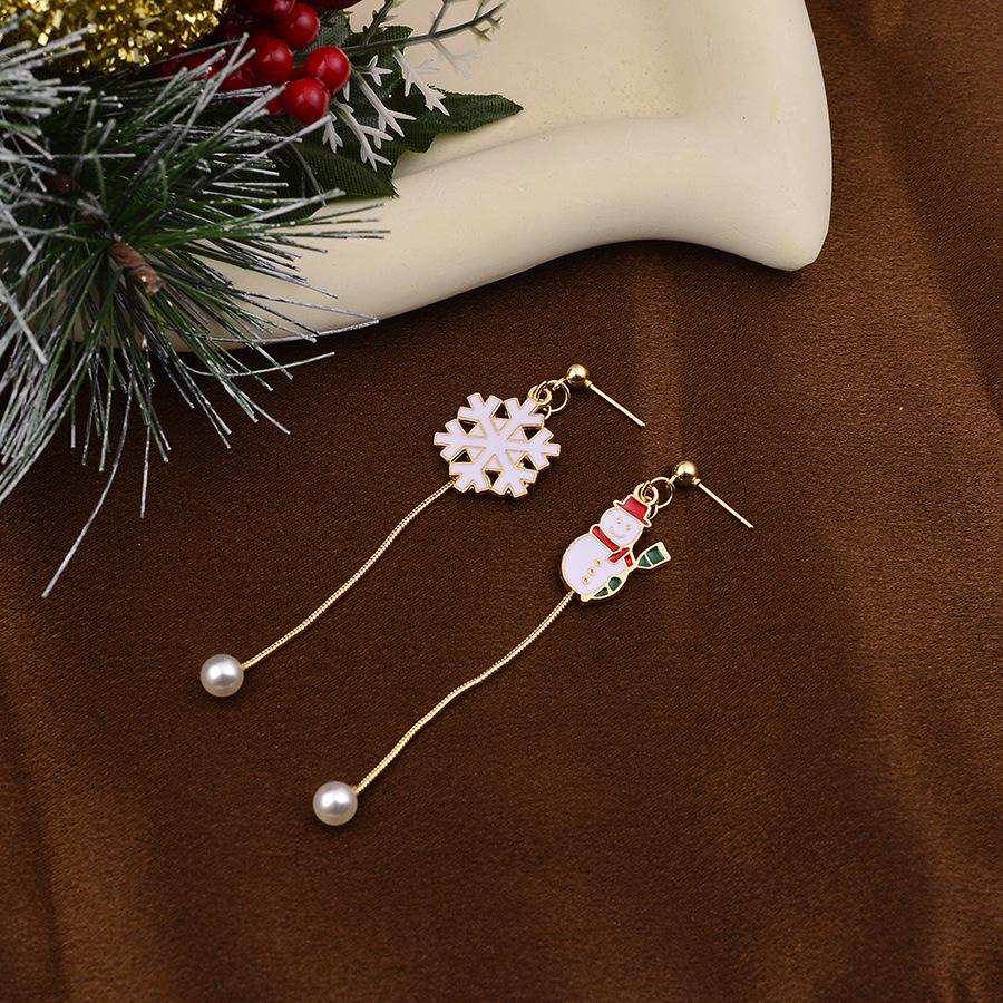 Festive Tassel Pearl Earrings: Candy Cane, Reindeer, Bell, Christmas Tree Designs