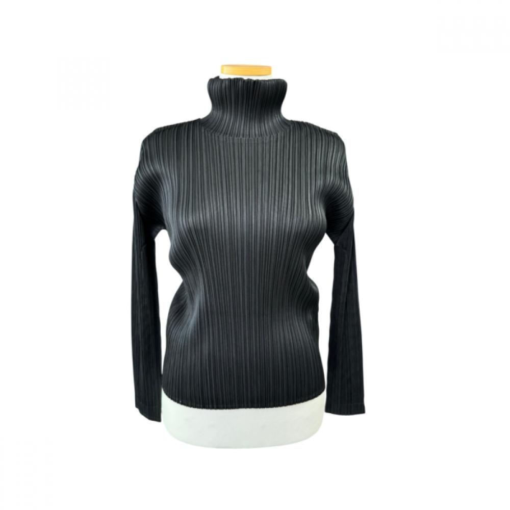 LA VITA JUNKO K Pleated Round necK Tee + Warmer Lswts003