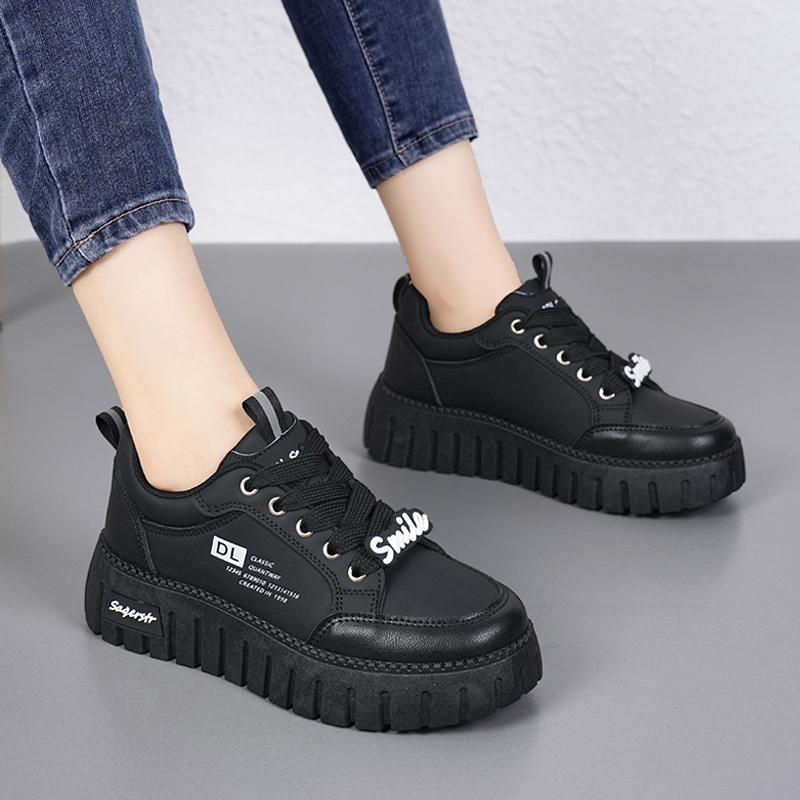 New autumn thick-soled black sneakers flat-soled wide-footed fat-footed board shoes soft-soled not tired feet large size