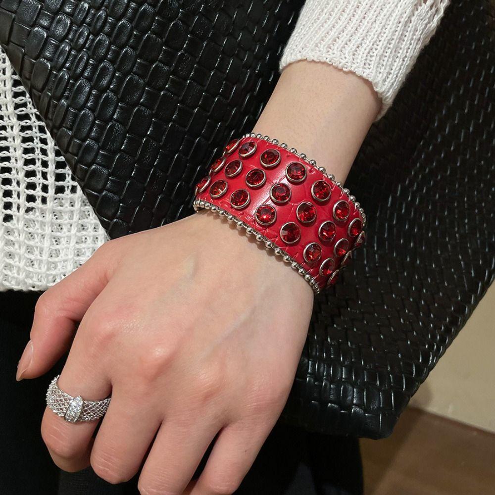 Hip-Hop Pu Leather Bracelet Adjustable Cross Bangle Shiny Rivet Cuff  Jewelry Accessories