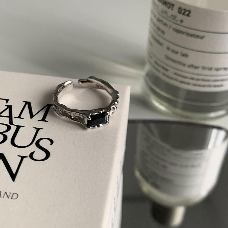 Ultra-Fine Stacking Diamond Rings for Women – Niche Designs, Sparkling Simplicity, and Modern Elegance.