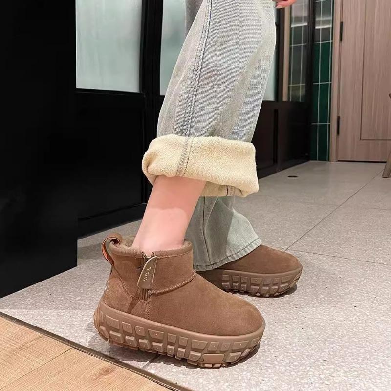 Thick-soled tire sole snow boots women's fur winter new retro short boots fashion versatile casual shoes trend