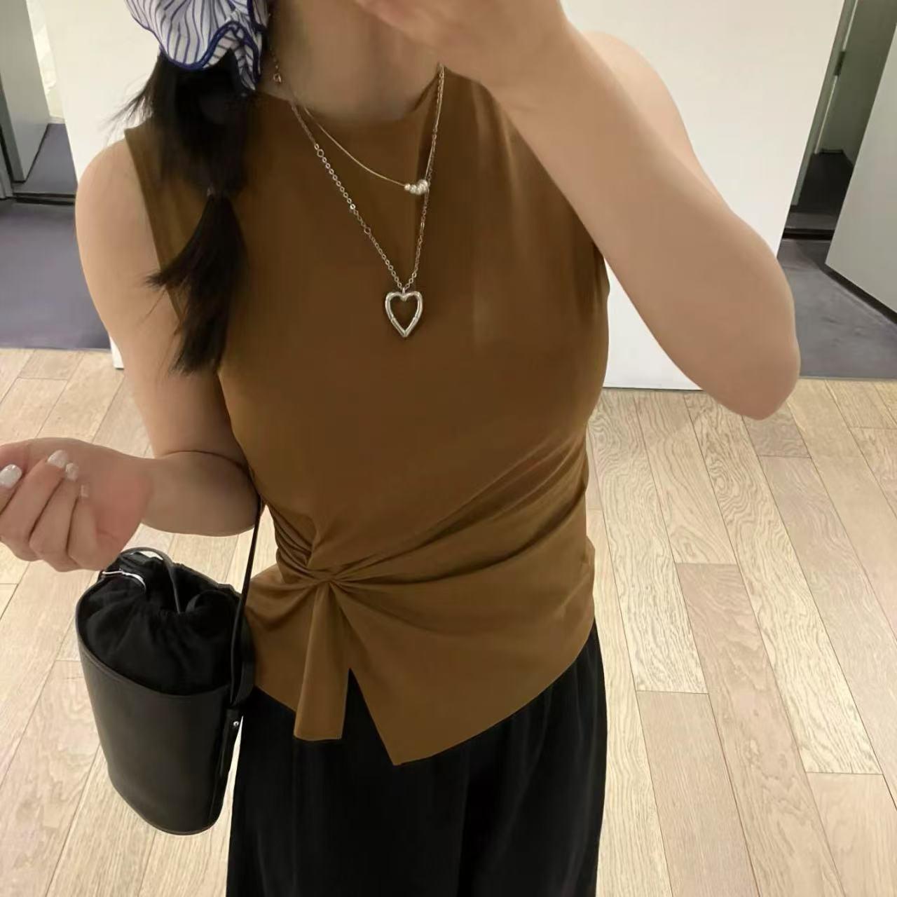 

Women s Brown Off-Shoulder Slim-Fit Tank Top - Summer 2025 Collection M кофейный