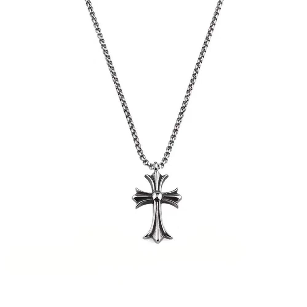 European-American Retro Cross Necklace: Personalized Small Niche Versatile Colorfast Sweater and Clavicle Chain.