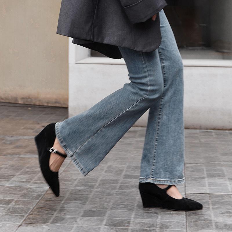 Heartthrob! European and American sexy leopard print wedge with pointed toe with Mary Jane shoes temperament high heels