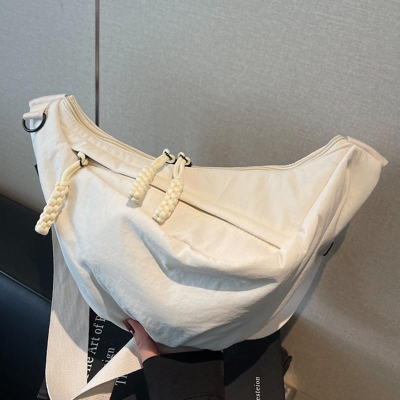 New messenger bag high value casual commuting fashion dumpling bag niche large capacity women's shoulder bag