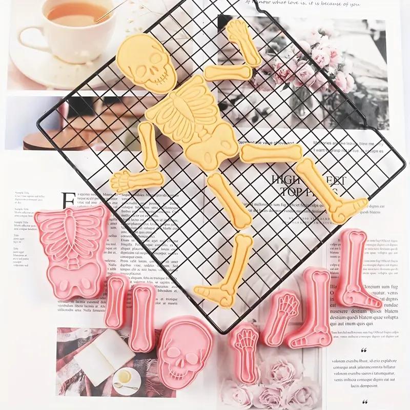 8 ks Kreslený tvar lidské kosti vykrajovátko na sušenky Halloweenová skládačka Fondánová forma na sušenky Tvar těla Lebka Integrované zábavné vykrajovátko na sušenky