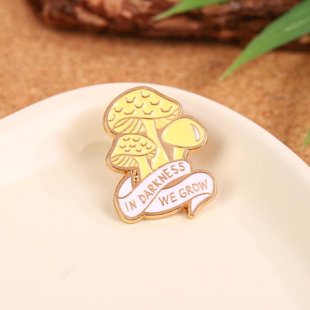 Design Cartoon Mushroom Brooch High Sense Light Luxury Fashion Versatile Clothing