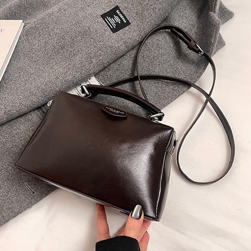 Ielgy Handbag Autumn Winter Retro Niche Boston High-End Messenger Pillow Bag