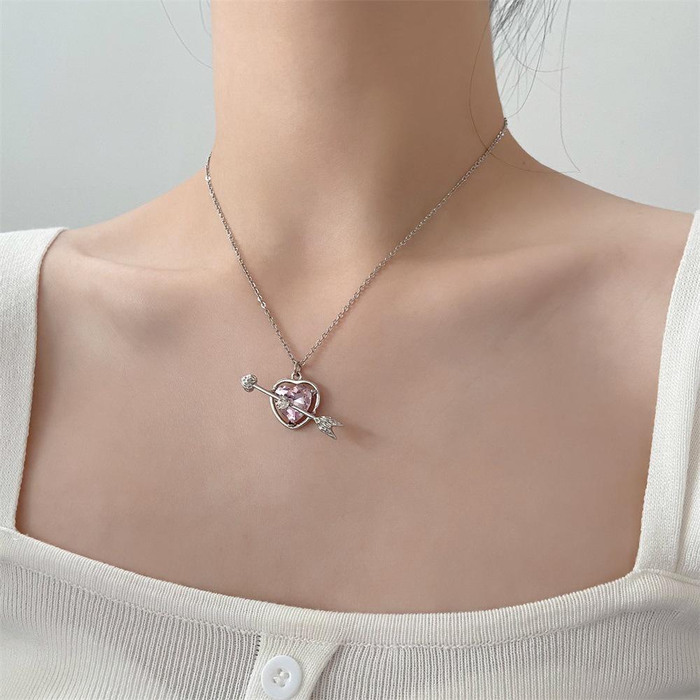 Gothic Heart & Wings Necklace – Retro Arrow Clavicle Chain Accessory