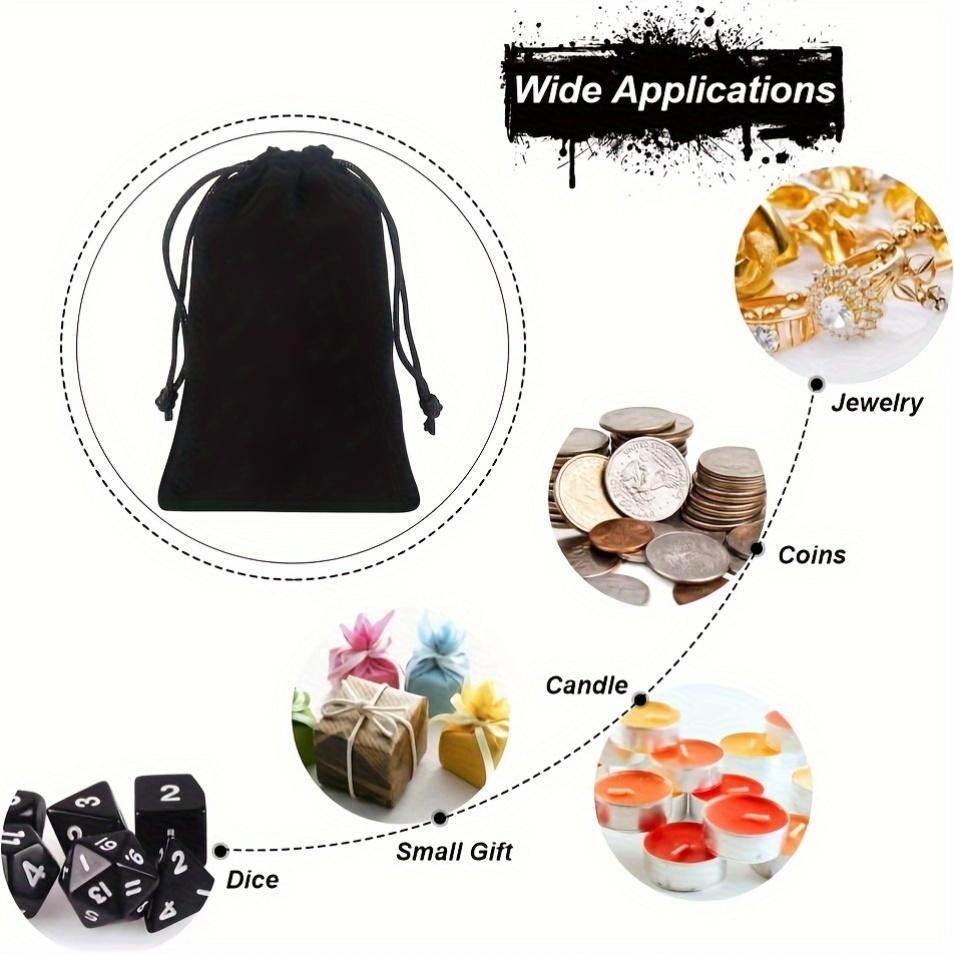 Elegantní černá sametová dárková taška na párty se stahovací šňůrkou se složitým potiskem – ideální pro šperky nebo malé párty