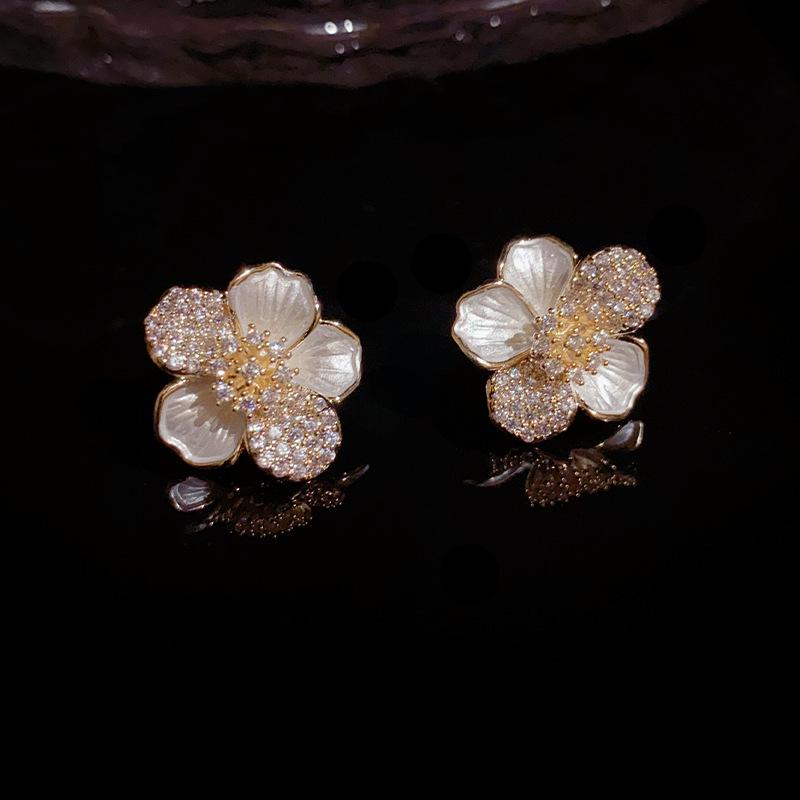 S925 Silver Floral Stud Earrings: Elegant and Unique Design for Women