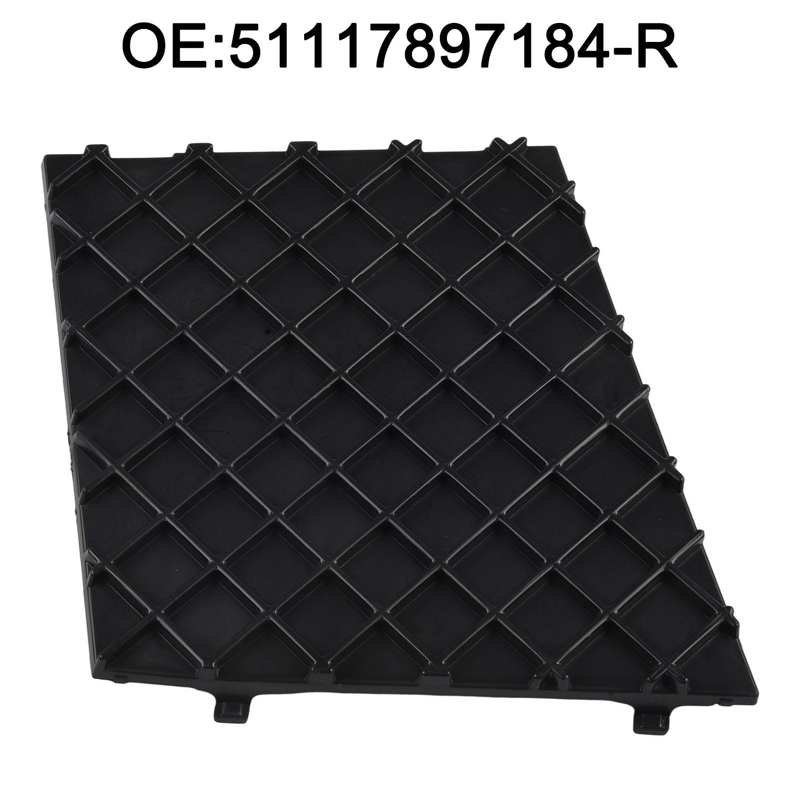 

Обновление экстерьера автомобиля, как показано на рисунке. Накладка на бампер. Пластиковая накладка на бампер, разработанная для BMW. Долговечная работа.