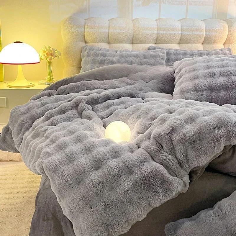Plush Four Piece Set Double Sided Warm Coral Fleece Quilt Cover Winter Thickened Soft Bed Sheets Pillowcases Bedding Products