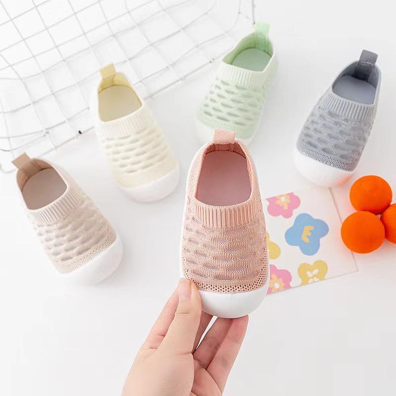 Scarpe da apprendimento estive in rete traspirante e morbide per bambine e bambini - Carine scarpe da casa con design antiscivolo per bambini