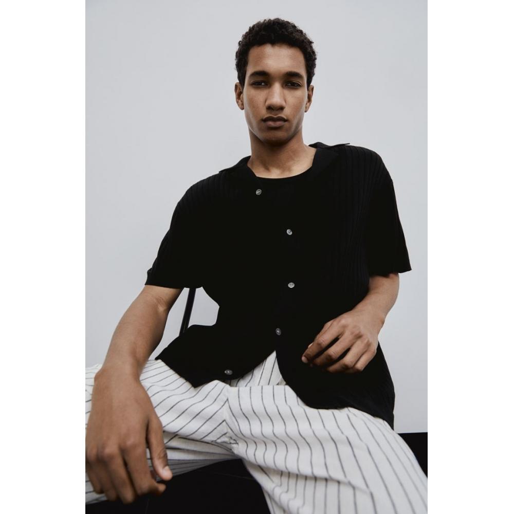 

Походная рубашка в рубчик HM Regular Fit, черная