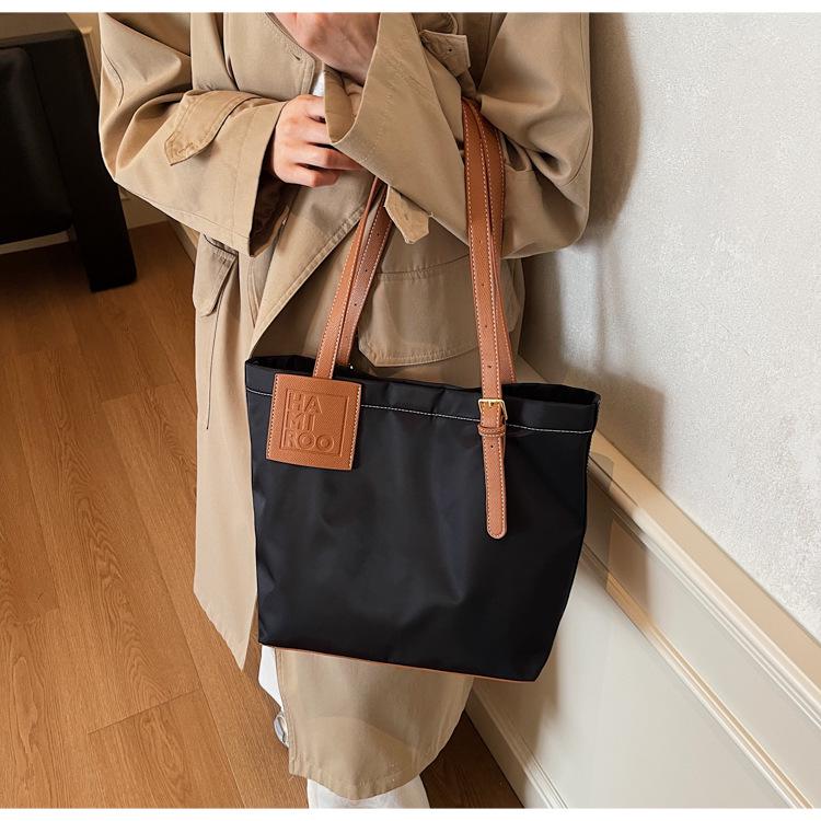 Women's 2025 Autumn Versatile Large-Capacity High-End Commuting Shoulder Tote Bag