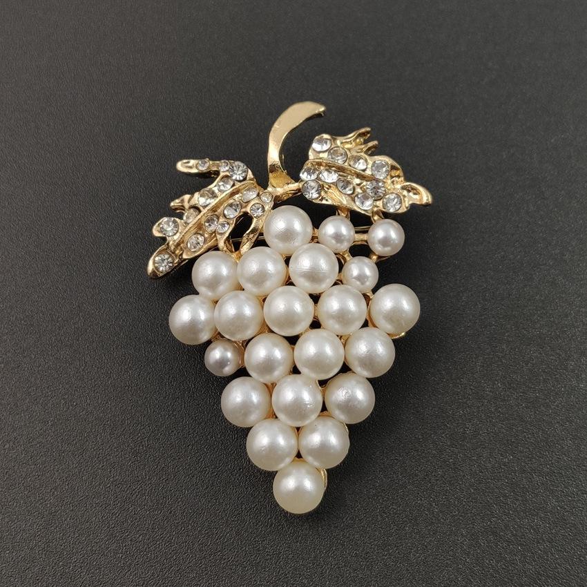 2019 Korean Style Grape Pearl Brooch with Alloy and Rhinestones - Women s Fashion Accessory
