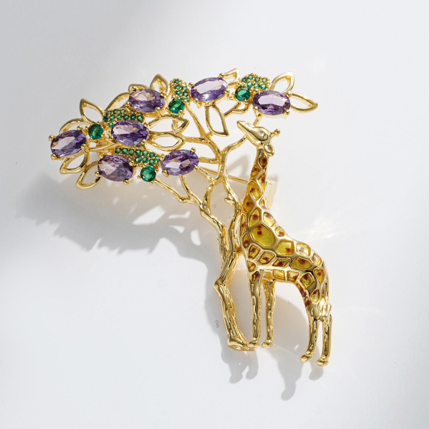 Bo Xin Yun Enamel Giraffe Brooch: Unique Animal Pin and Christmas Gift