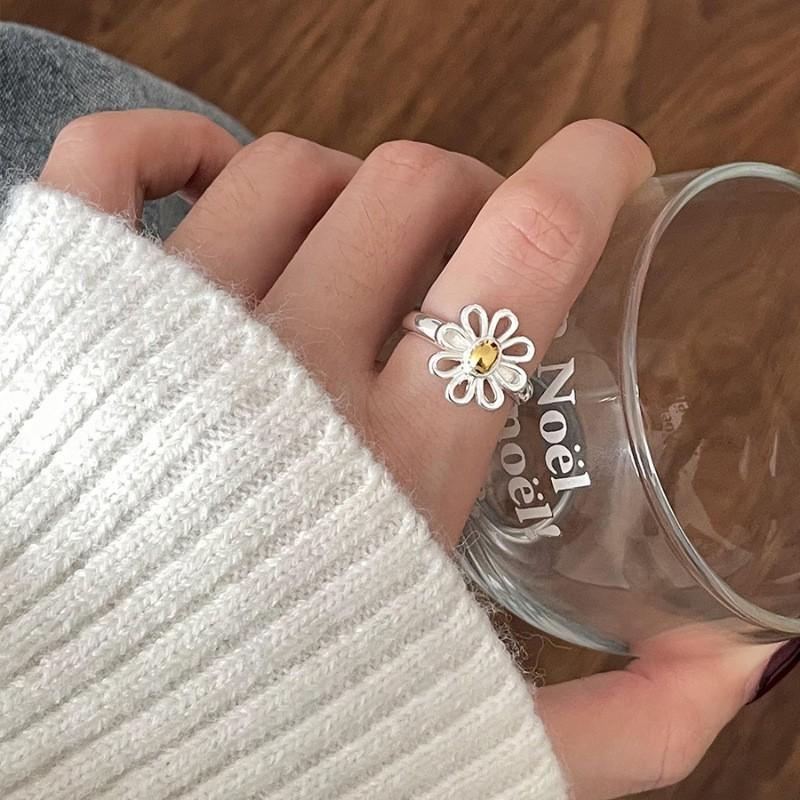 Trendy Chic And Geometric Bread Ring For Women With Elegant Design Highend