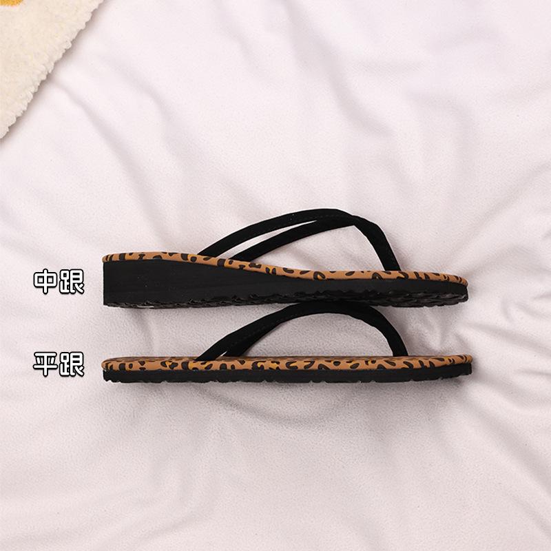 2025 Summer Foreign Trade New Leopard Print Herringbone Clip Feet Round Head Fashion Style Women's Large Size Wedge Slippers