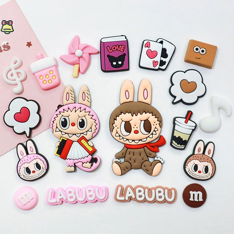 Rajzfilm Labubu 3D matricák: Díszítsd telefonokat, csészéket, hűtőmágneseket és autó belső tereit