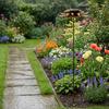 Vintage Iron Flower Plugin, Rustic Garden Decor with Realistic 3D Layered Petals, Weather-Resistant Metal Plant Stakes, for Yard, Lawn & Pots
