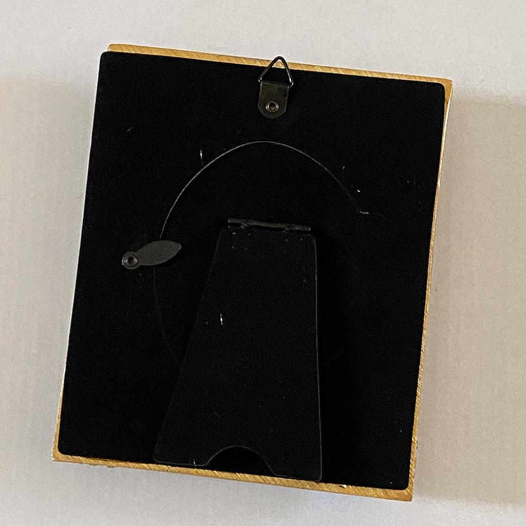 Retro Style Ornate Picture Frame Floral Embossed Tabletop Wall Mounted Ornament Baroque Photo Frame for Wedding Hallway New Year