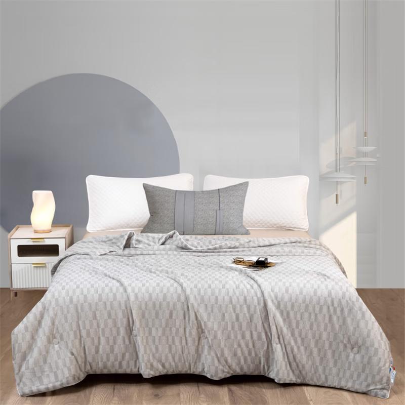 

Violet Silk Rhyme Cool Quilt