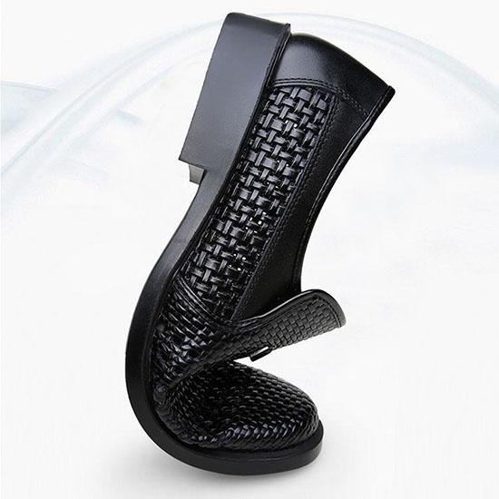 Men's Slip-On Shoes with Breathable Soft Bottom for Business and Casual Wear