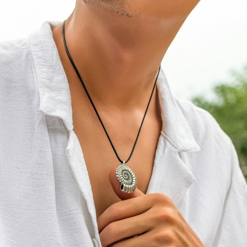 Retro-Stil Halskette Fädelschnur Halskette Muschel Anhänger Choker Trendiger Schmuck Legierungsmaterial Perfekt für Herren