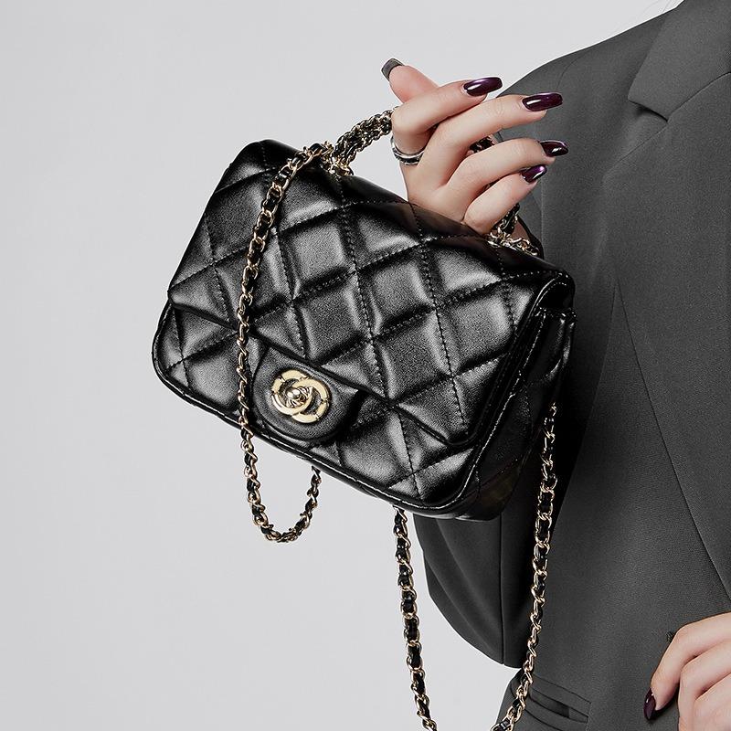 Ladies' Handbag 2026 New Small Fragrance Style Metal Chain Diamond Grid Handbag Versatile Single Shoulder Crossbody Used Women's Bag